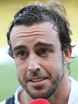 Fernando Alonso, McLaren con los medios