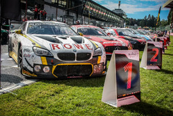 #99 Rowe Racing, BMW M6 GT3: Maxime Martin, Philipp Eng, Alexander Sims in parc ferme