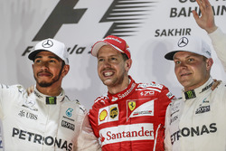 Podium: 2. Lewis Hamilton, Mercedes AMG; 1. Sebastian Vettel, Ferrari; 3. Valtteri Bottas, Mercedes