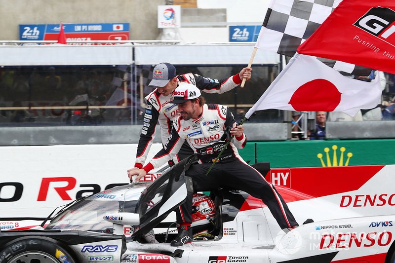 #8 Toyota Gazoo Racing Toyota TS050: Sébastien Buemi, Kazuki Nakajima, Fernando Alonso win the Le Mans 24 Hours and the FIA World Endurance Championship Super Season 2018 / 2019