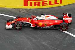 Sebastian Vettel, Ferrari SF16-H runs wide