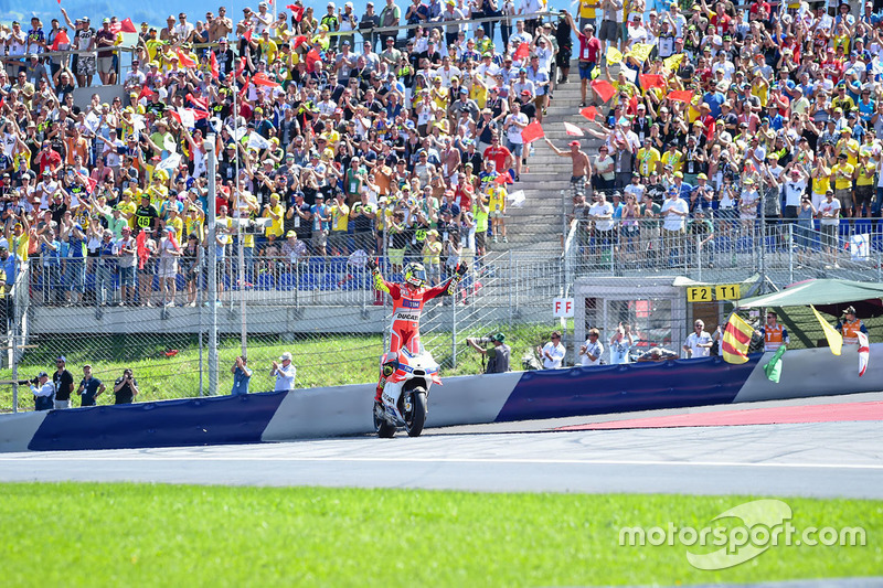 Winner Andrea Iannone, Ducati Team
