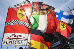 Michael Schumacher, bayrakları