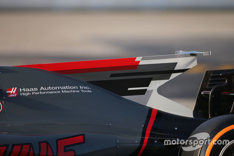 Haas F1 Team VF-17 met T-wing