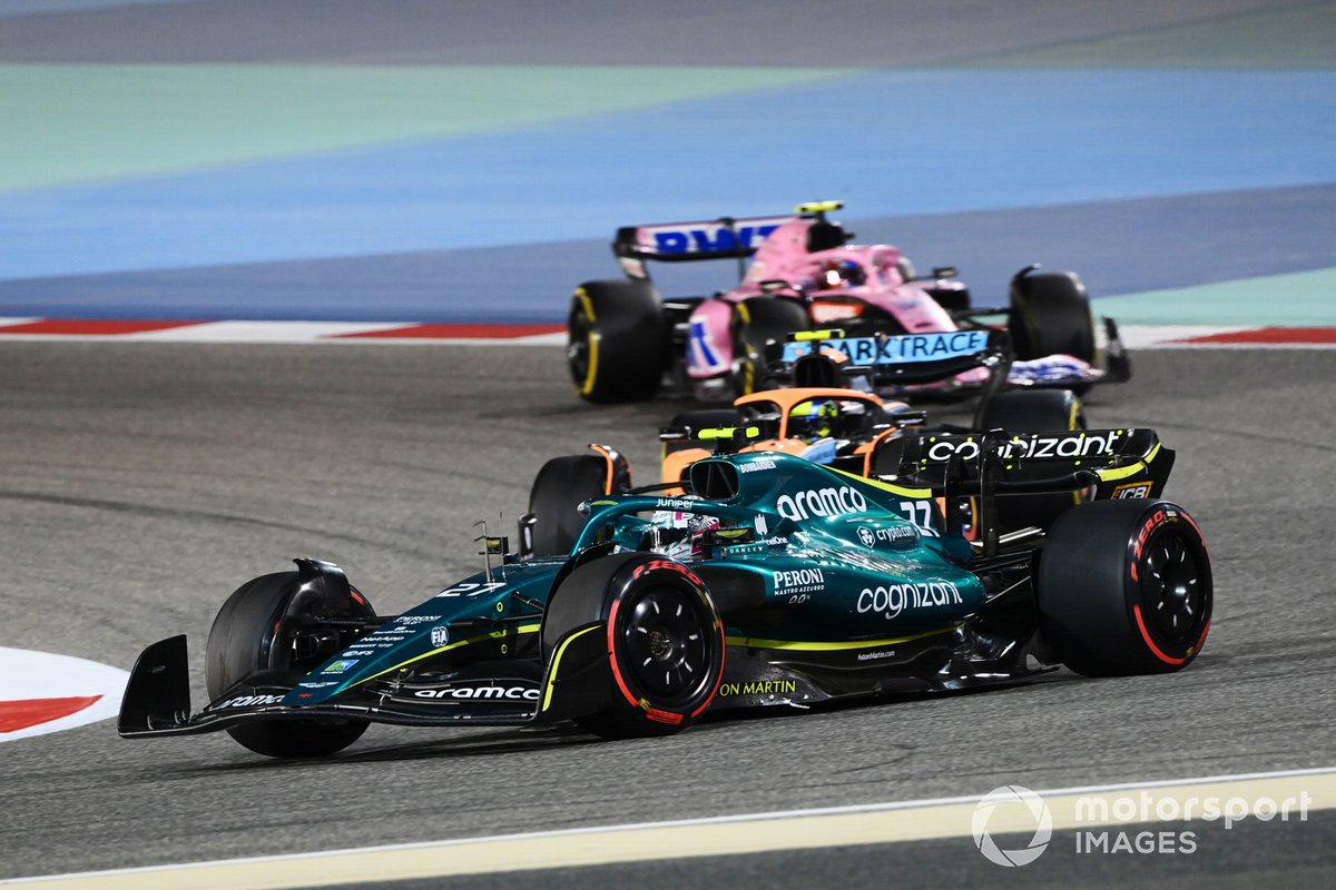 Nico Hulkenberg, Aston Martin AMR22, Lando Norris, McLaren MCL36, Esteban Ocon, Alpine A522