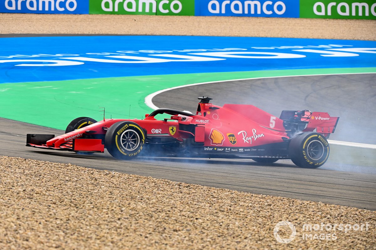 Sebastian Vettel, Ferrari SF1000, fait un tête à queue