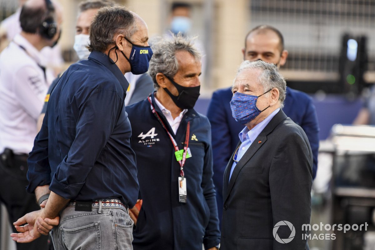 Gerhard Berger, chairman of ITR, Alain Prost, Alpine F1 Team, and Jean Todt, President, FIA, on the grid