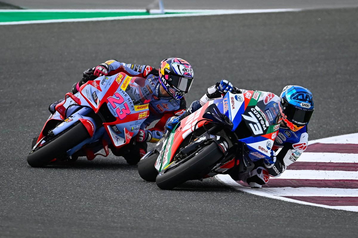Álex Márquez devant Enea Bastianini, qu'il remplacera chez Gresini en 2023.