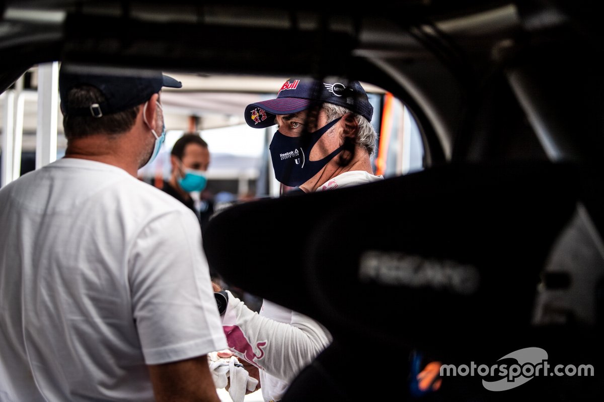 Pereli Tim MINI X-Raid, Carlos Sainz, berambisi mempertahankan titelnya dalam Reli Dakar 2021 yang akan digelar di tengah pandemi Covid-19.