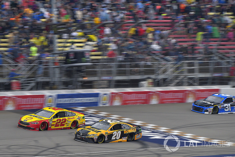 Erik Jones, Joe Gibbs Racing, Toyota Camry DeWalt