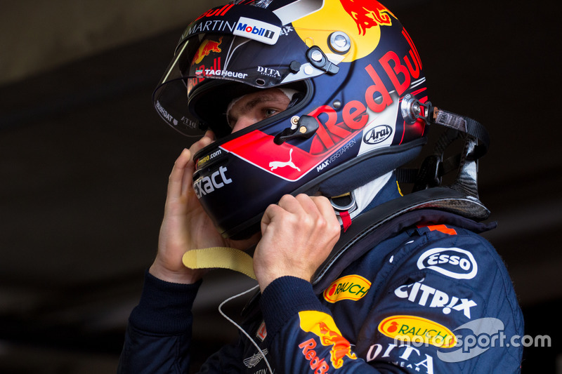 Max Verstappen zette tijdens het Pinksterweekend zes keer zijn helm op