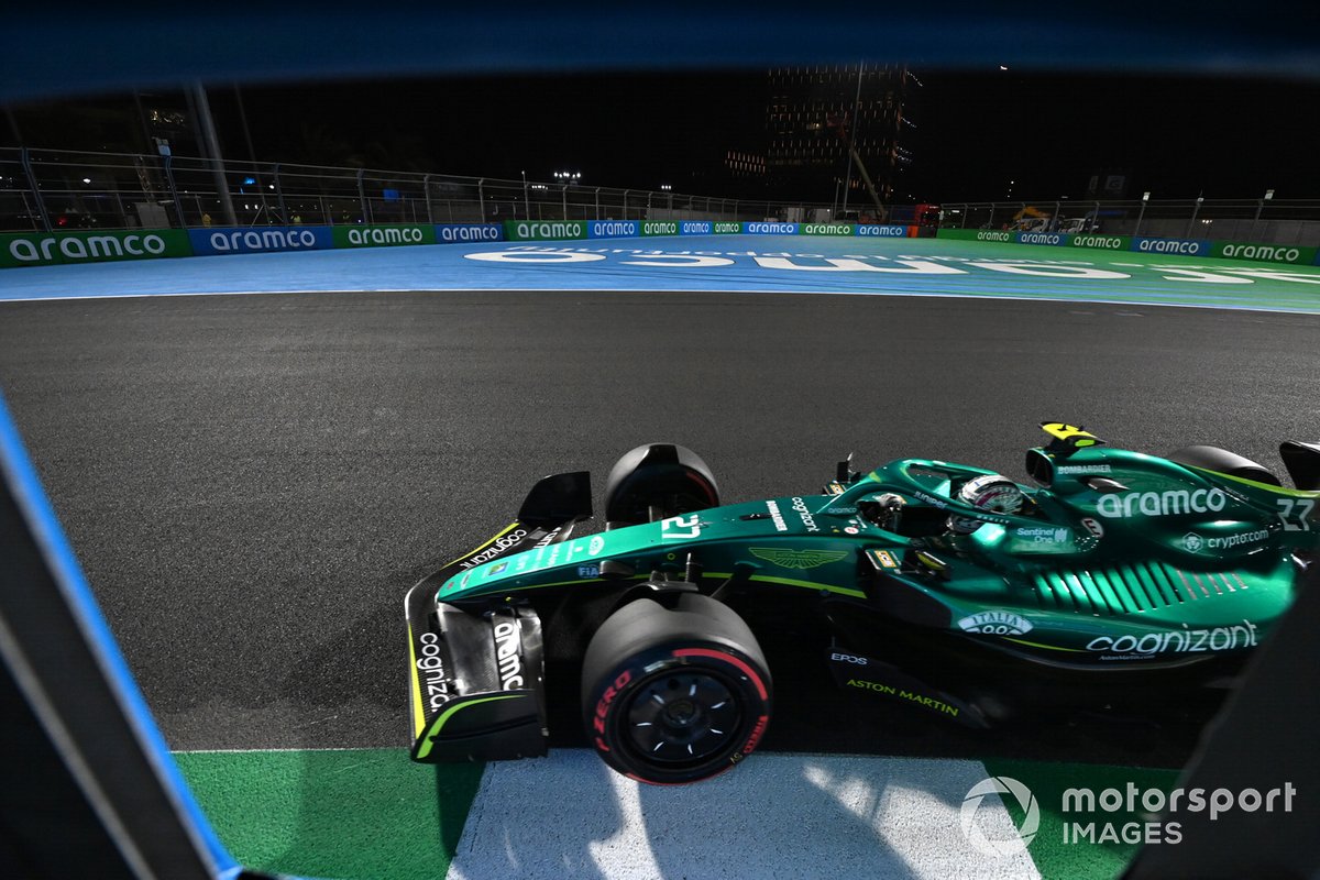 Nico Hulkenberg, Aston Martin AMR22, en el GP de Arabia Saudita 2022.