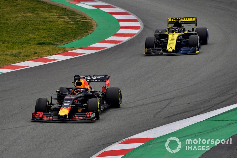 Max Verstappen, Red Bull Racing RB15, Daniel Ricciardo, Renault R.S.19