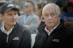 Josef Newgarden, Team Penske Chevrolet, Tim Cindric, Roger Penske