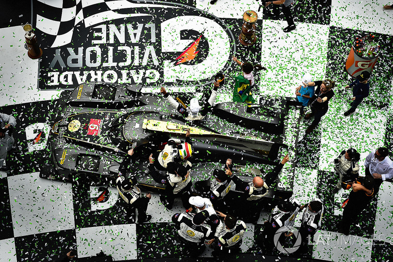 #5 Action Express Racing Cadillac DPi, P: Joao Barbosa, Christian Fittipaldi, Filipe Albuquerque celebrate the win in victory lane