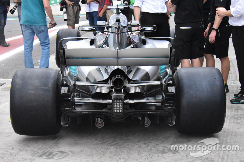 Задня частина Mercedes AMG F1 W08