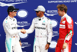 Top-drie: tweede Nico Rosberg, Mercedes AMG F1; Pole Lewis Hamilton, Mercedes AMG F1; derde Sebastia
