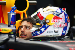 Даніель Ріккардо, Red Bull Racing RB12 і його тематичний шолом