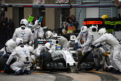 Felipe Massa, Williams FW38 fa un pit stop