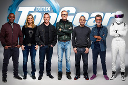 De presentatoren van Top Gear: Rory Reid, Sabine Schmitz, Matt LeBlanc, Chris Evans, Chris Harris,