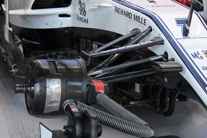 Alfa Romeo C38, suspensión con el brazo compensado