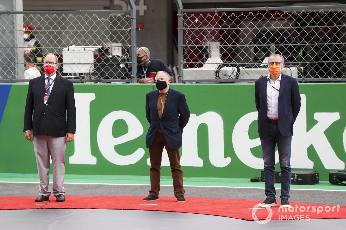 Prince Albert II of Monaco, Jean Todt, President, FIA, and Stefano Domenicalli, Chief Executive, FOM, on the grid