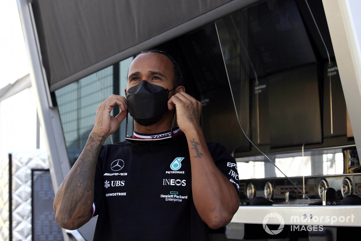 Lewis Hamilton, juara dunia F1 tujuh kali dari Tim Mercedes yang tidak pernah memperkuat tim kecil sepanjang kariernya di F1.