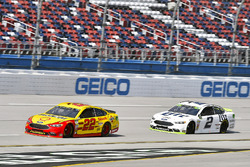Joey Logano, Team Penske Ford e Brad Keselowski, Team Penske Ford