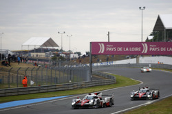 #6 Toyota Racing Toyota TS050 Hybrid: Стефан Сарразан, Майк Конвей, Камуі Кобаяс і #5 Toyota Racing