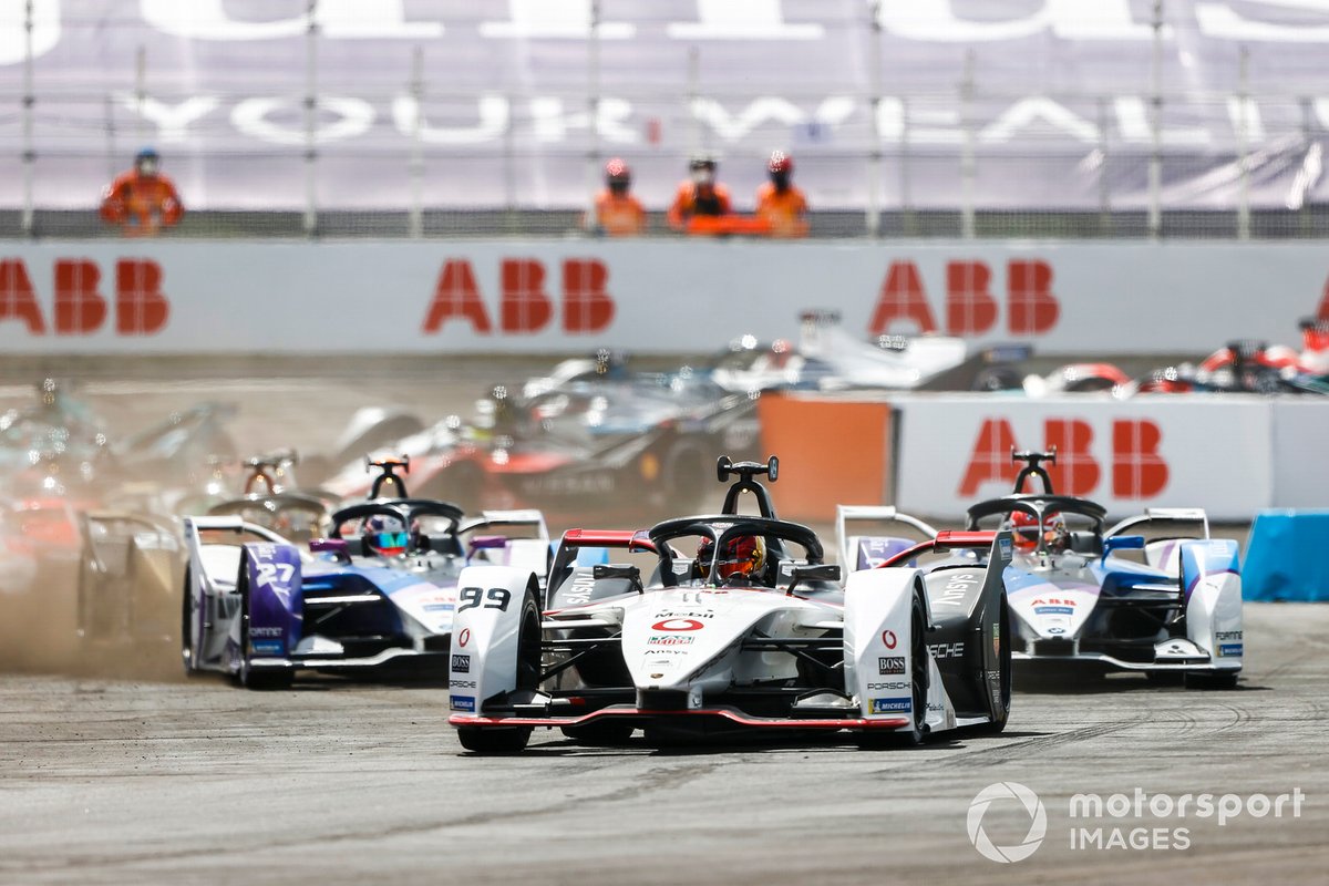 Pascal Wehrlein, Tag Heuer Porsche, Porsche 99X Electric, Maximilian Guenther, BMW I Andretti Motorsports, BMW iFE.21, Jake Dennis, BMW I Andretti Motorsport, BMW iFE.21