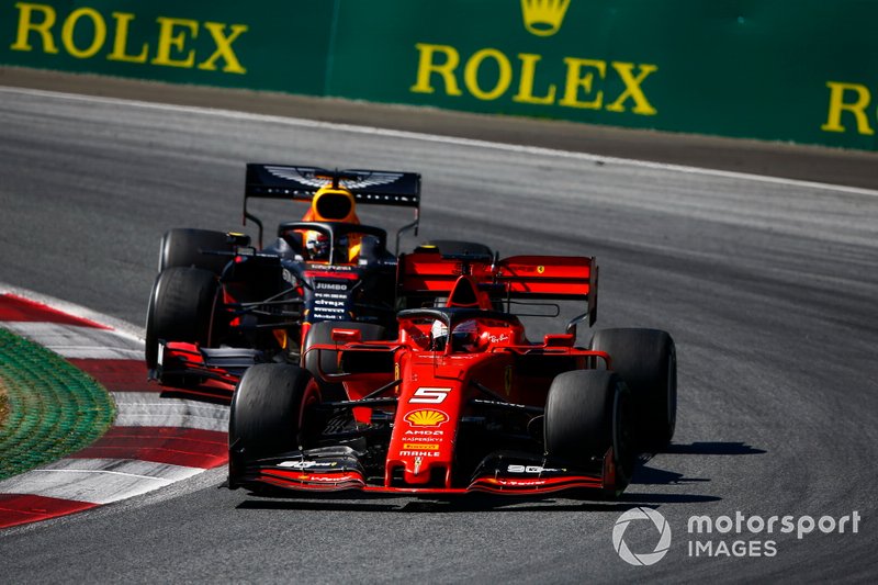 Sebastian Vettel, Ferrari SF90, devant Max Verstappen, Red Bull Racing RB15