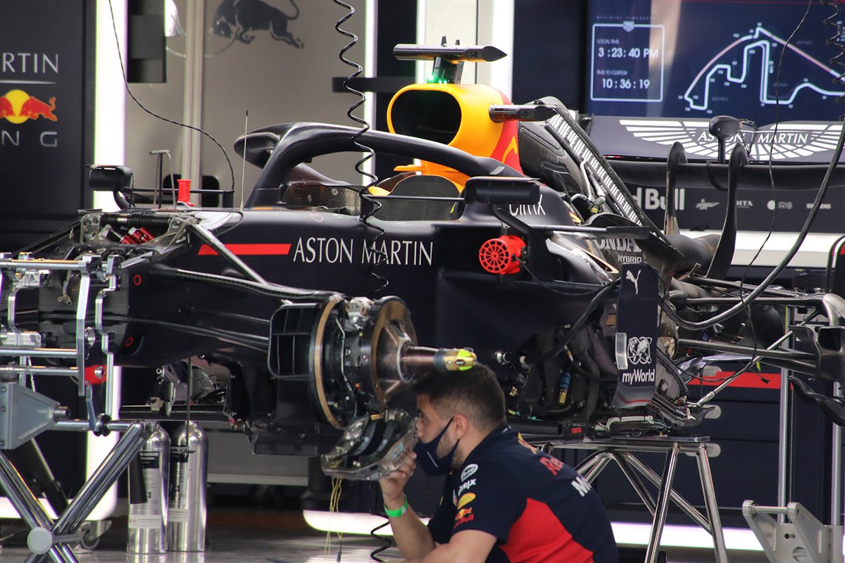 Detalle de la unidad de potencia Honda RA620 H en el Red Bull RB16.