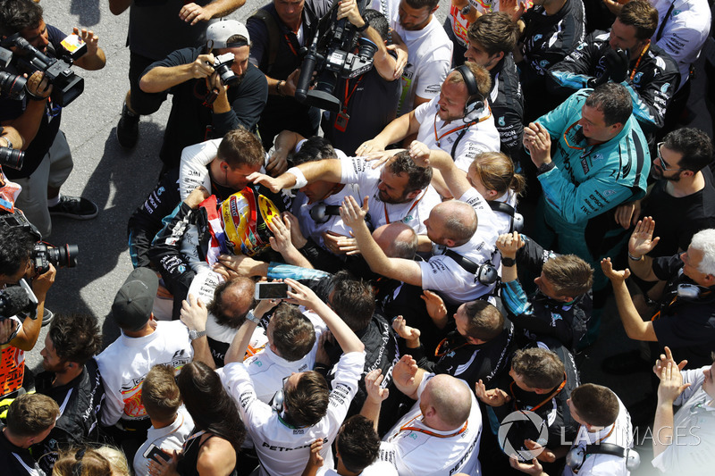 1. Lewis Hamilton, Mercedes AMG F1