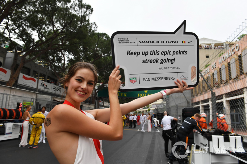 Chica de la parrilla TAG Heuer
