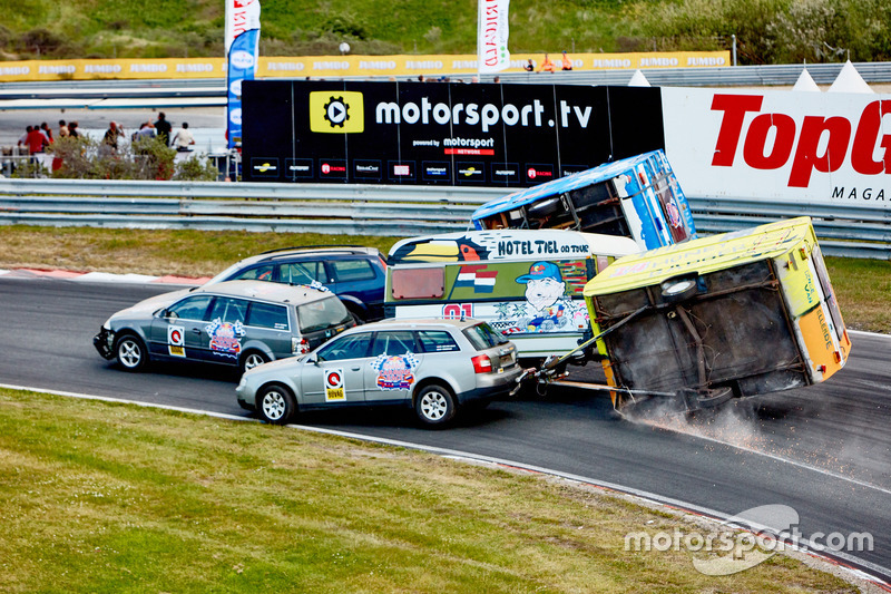 De Red Bull Caravanrace verzorgde het afsluitende entertainment