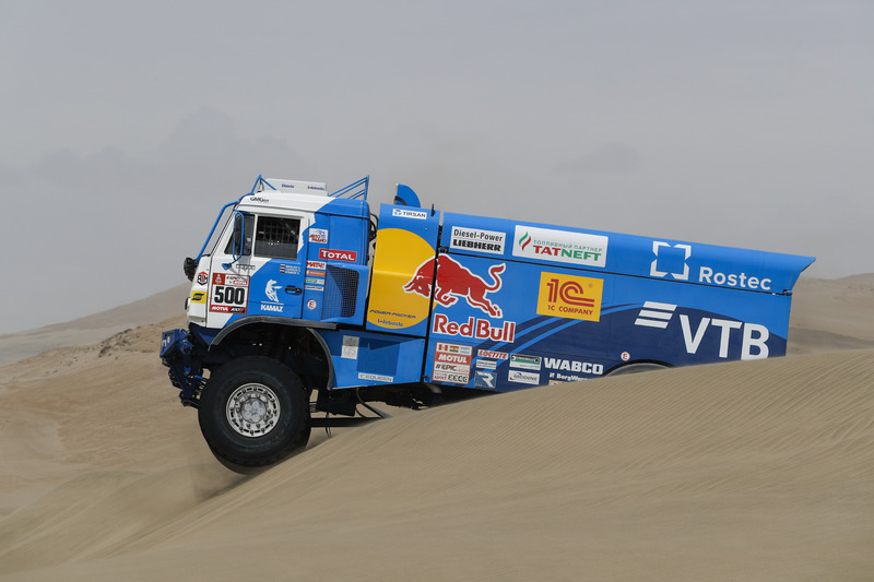 #500 Team Kamaz Master: Едуард Ніколаєв, Євген Яковлєв, Володимир Рибаков
