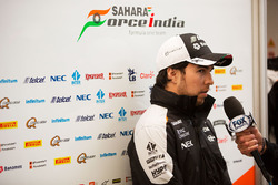 Sergio Perez, Sahara Force India F1 im Gespräch mit der Presse