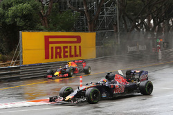 Daniil Kvyat, Scuderia Toro Rosso STR11 and Max Verstappen, Red Bull Racing RB12