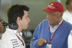 Toto Wolff, Direttore Esecutivo (Business), Mercedes AMG, e Niki Lauda, Presidente non esecutivo, Mercedes AMG