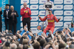 Podium: winnaar Lucas di Grassi, ABT Schaeffler Audi Sport