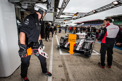 Pit stop practice for #1 Porsche Team Porsche 919 Hybrid