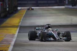 Lewis Hamilton, Mercedes AMG F1 W08, Daniel Ricciardo, Red Bull Racing RB13