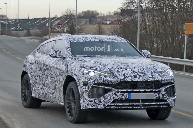 Шпигунське фото Lamborghini Urus