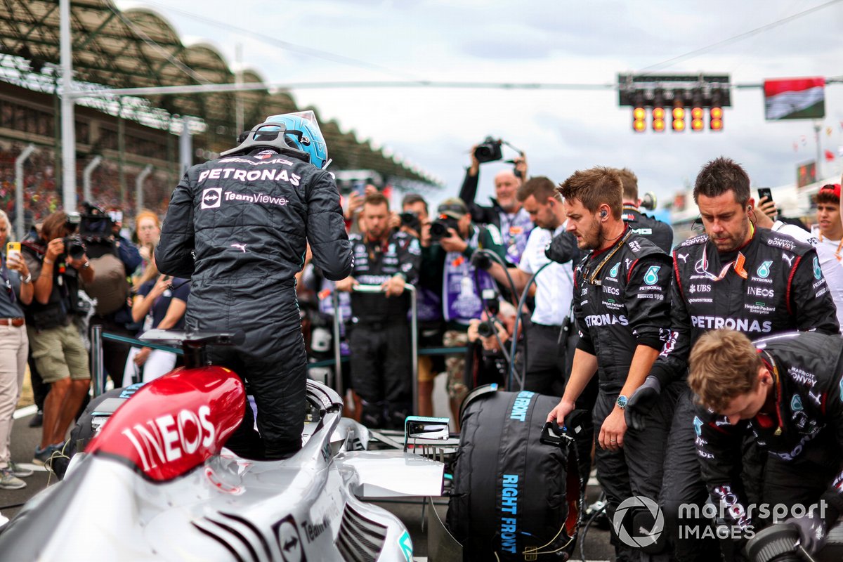 George Russell neemt plaats op pole-position in Hongarije.