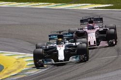 Lewis Hamilton, Mercedes AMG F1 W08, Sergio Perez, Sahara Force India F1 VJM10