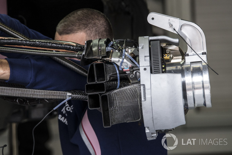 Кріплення переднього антикрила Sahara Force India VJM10