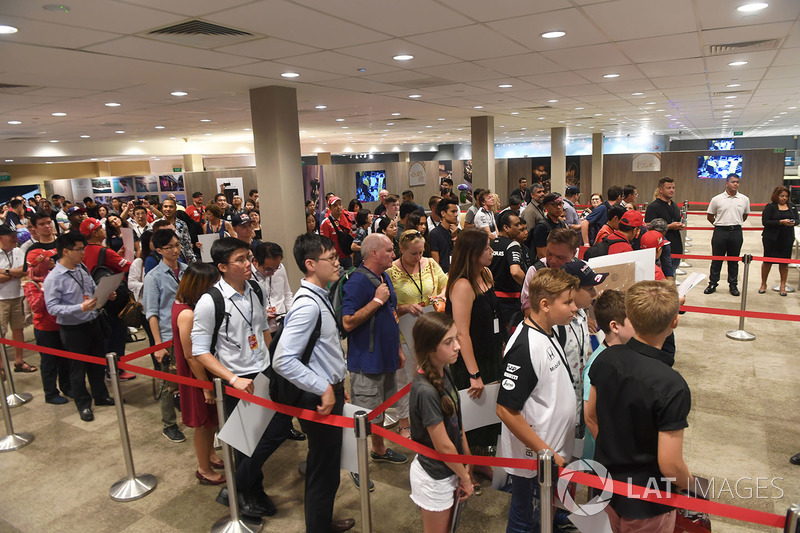 Fans at the autograph sesssion