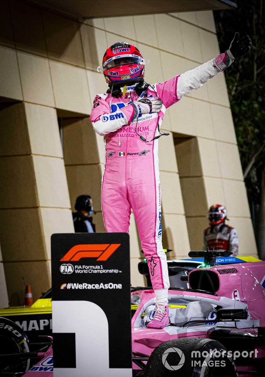 Ganador Sergio Pérez, Racing Point, celebra en Parc Ferme