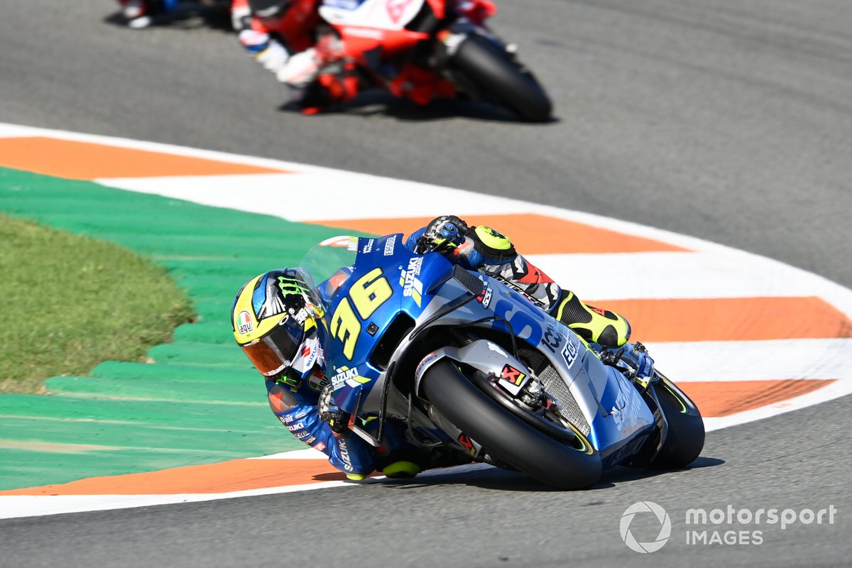 Teknik cornering pembalap Tim Suzuki MotoGP, Joan Mir, disebut-sebut mirip Valentino Rossi muda.
