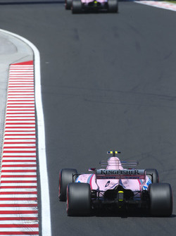 Sergio Pérez, Sahara Force India F1 VJM10, Esteban Ocon, Sahara Force India F1 VJM10